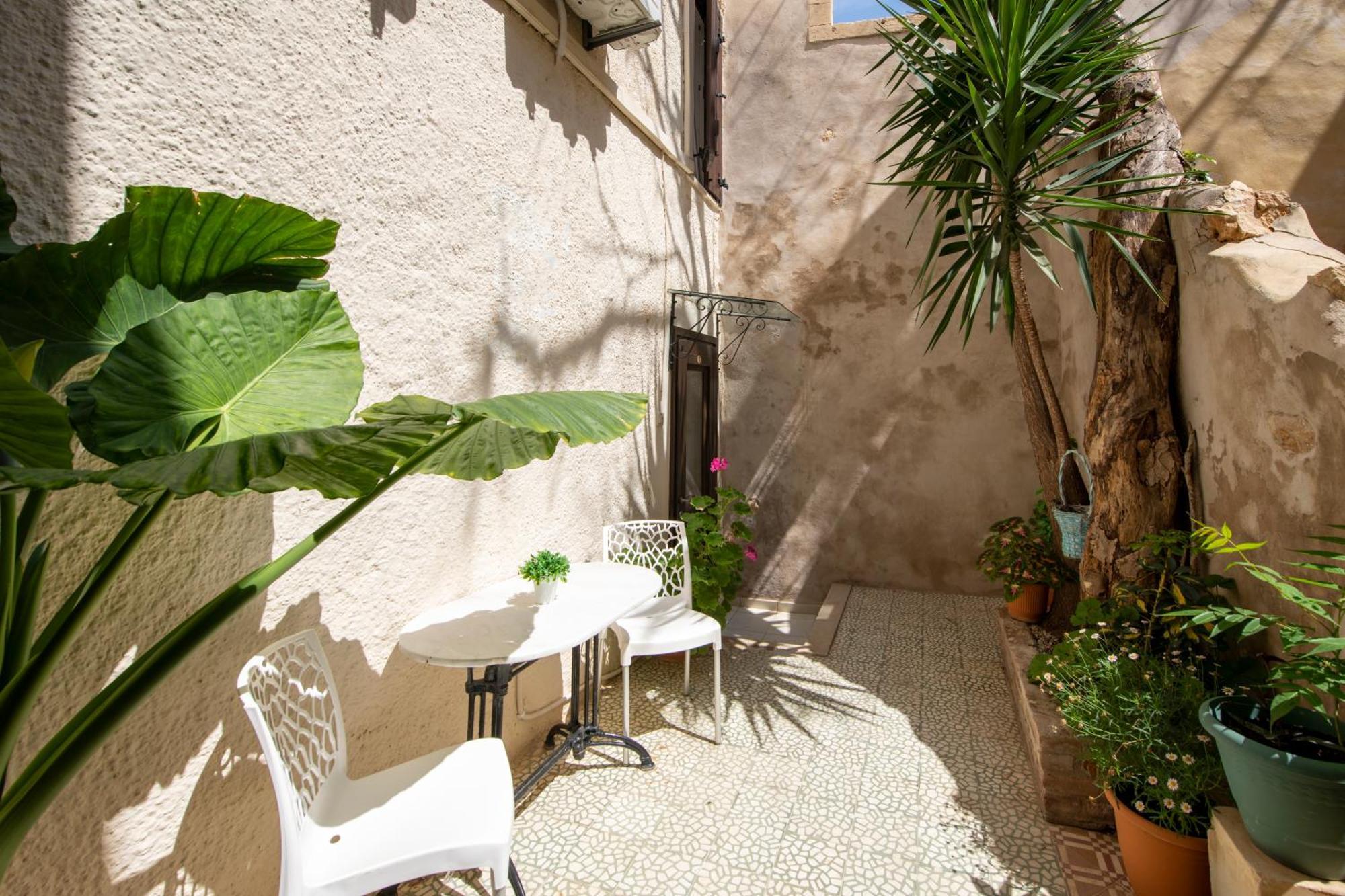 Bozzali Deluxe Hotel Chania  Exterior photo